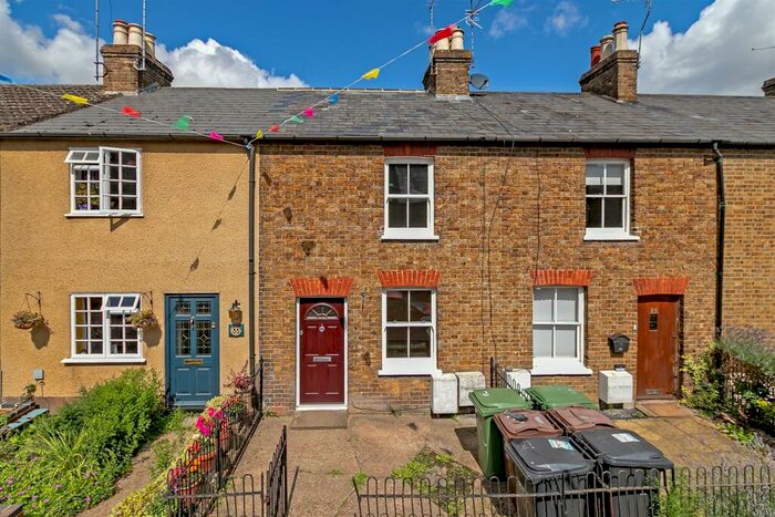 2 Bedroom Terraced House To Rent In Branch Road, Park Street, AL2