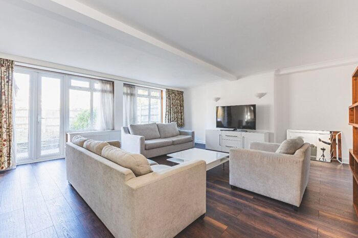 4 Bedroom Detached House To Rent In Castlemaine Avenue, South Croydon, CR2