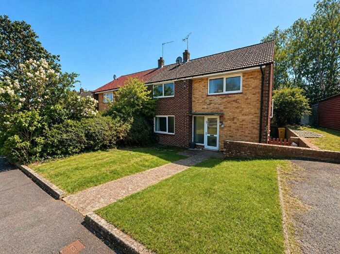 4 Bedroom Semi Detached House To Rent In Laburnum Road, Waterlooville, PO7