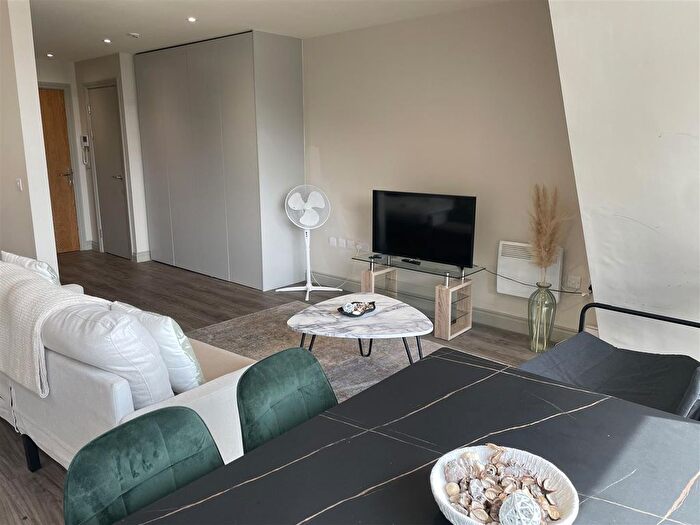 1 Bedroom Flat To Rent In North Street, Leeds, LS2