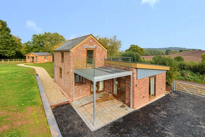 2 Bedroom Detached House For Sale In Rewe, Exeter, EX5