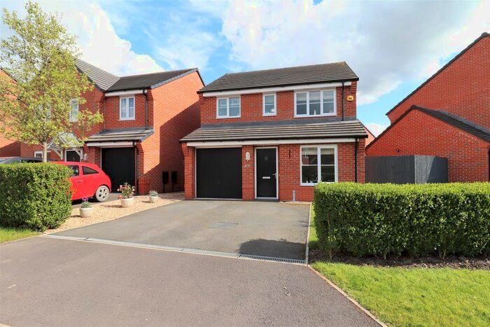 3 Bedroom Detached House To Rent In Churchfield Close, Stoneley Park, Crewe, CW1