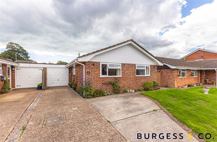2 Bedroom Detached Bungalow For Sale In Fox Hill, Bexhill-On-Sea, TN39