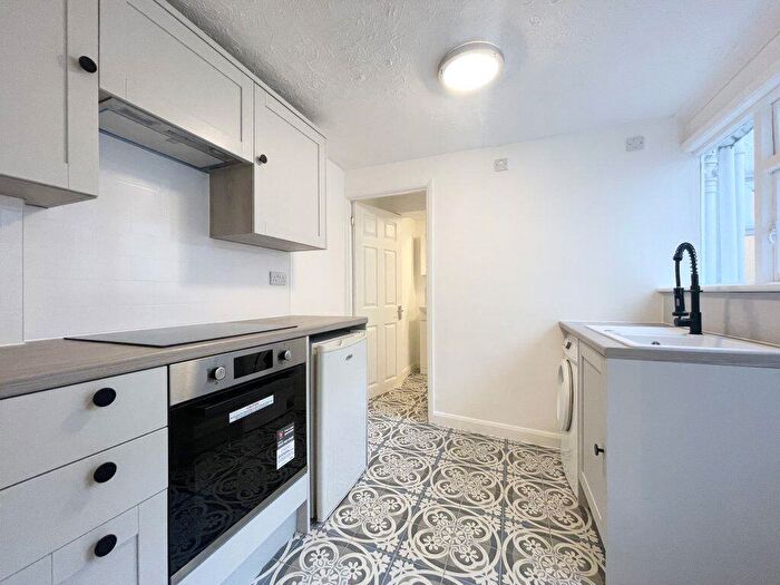 1 Bedroom Flat To Rent In Upper Lewes Road -, P15