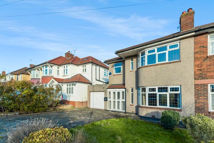 3 Bedroom Semi-Detached House To Rent In Church Crescent, London, N20