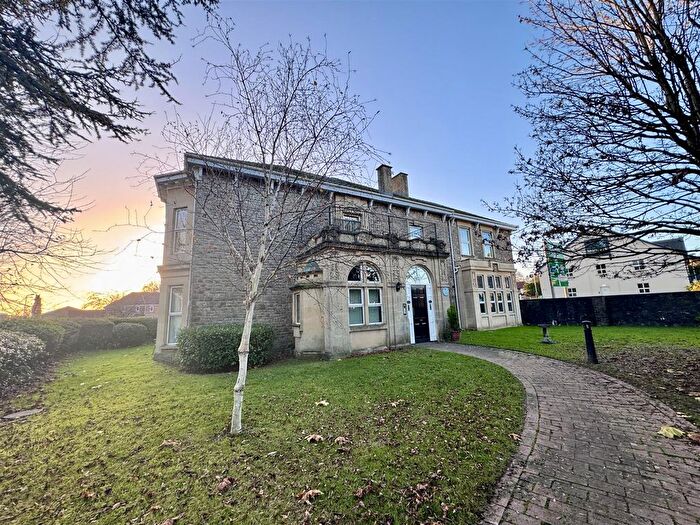 2 Bedroom Flat To Rent In Larkfield House, Larkfield Park Chepstow, NP16