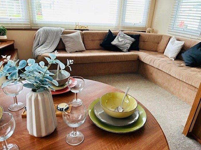 3 Bedroom Park Home For Sale In Winchelsea, TN36