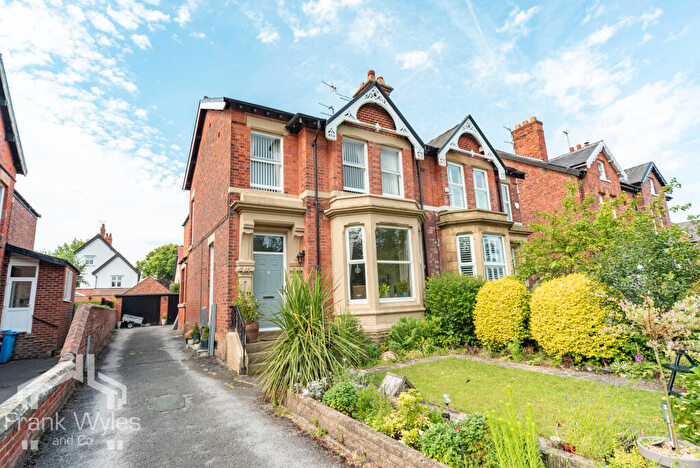 2 Bedroom Flat To Rent In Cambridge Road, Lytham St Annes, Lancashire, FY8