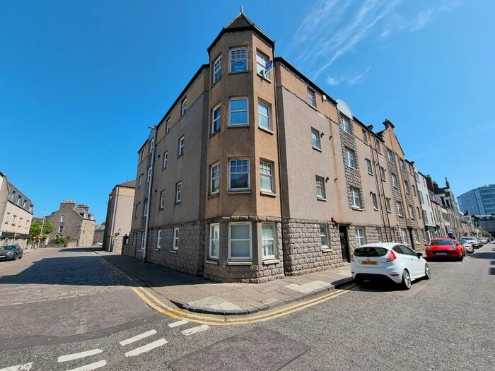 2 Bedroom Flat To Rent In Chapel Street, City Centre, Aberdeen, AB10