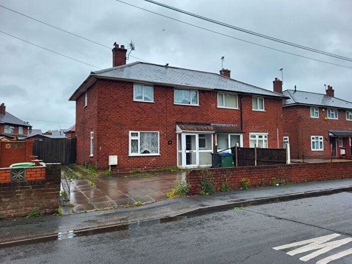 4 Bedroom Semi-Detached House To Rent In Denbigh Road, Tipton, DY4