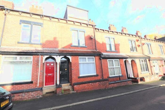 4 Bedroom Terraced House To Rent In Highthorne Street, Armley, Leeds, LS12