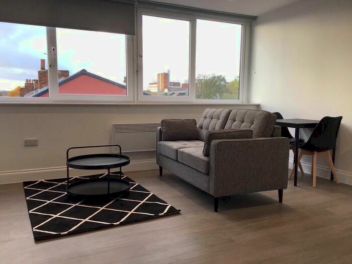 1 Bedroom Flat To Rent In South Parade, Wakefield, WF1