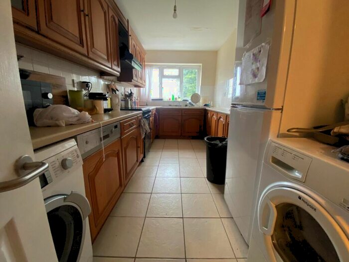 6 Bedroom Detached House To Rent In Wordsworth Road, HP11
