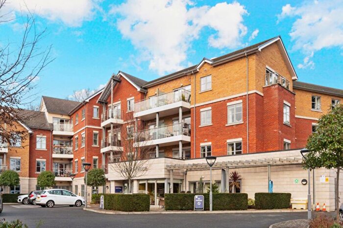 2 Bedroom Retirement Property For Sale In Oatlands Drive, Weybridge, KT13