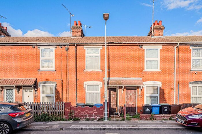 3 Bedroom Terraced House For Sale In Bramford Lane, Ipswich, IP1