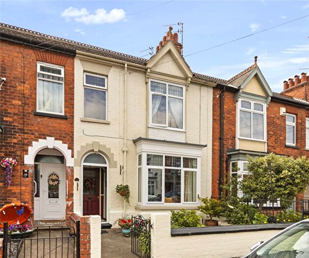 4 Bedroom Terraced House For Sale In Manor Avenue, Grimsby, North East Lincs, DN32