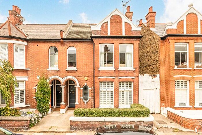 2 Bedroom Maisonette For Sale In Burnbury Road, Balham, SW12