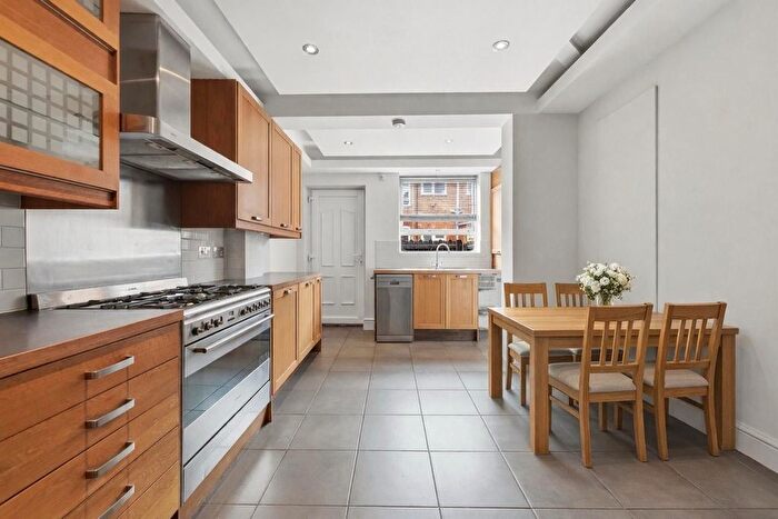 3 Bedroom Terraced House For Sale In Campbell Grove, Nottingham, Nottinghamshire, NG3