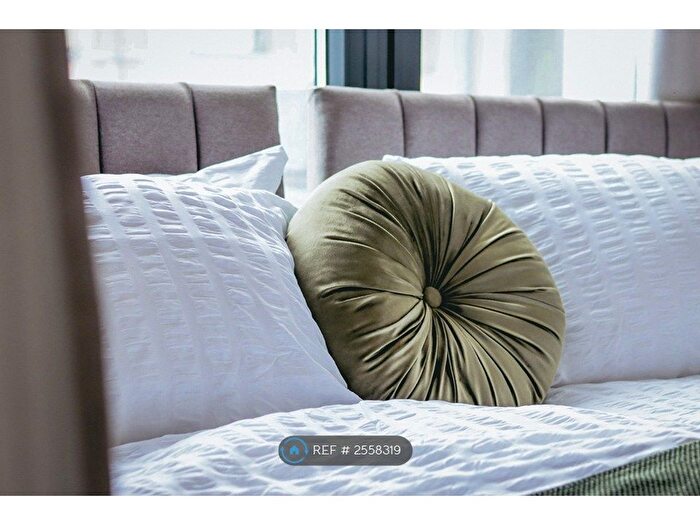 2 Bedroom Flat To Rent In Clayton Road Road, Hayes, UB3