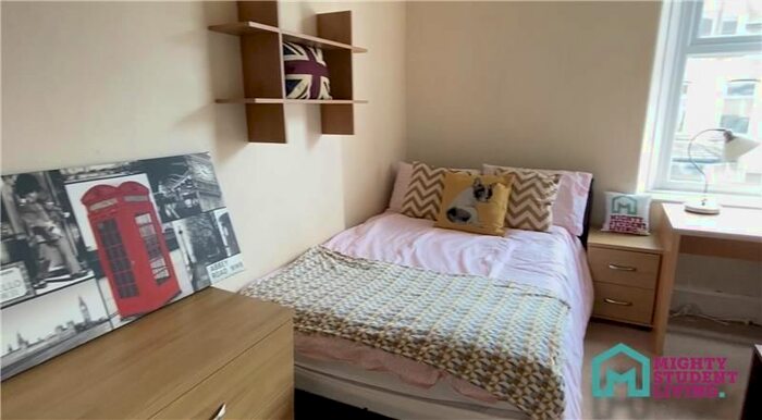 6 Bedroom Property To Rent In Regent Street, Lancaster, LA1