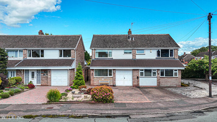 3 Bedroom Semi-Detached House For Sale In Reindeer Road, Fazeley, Tamworth, Staffordshire, B78
