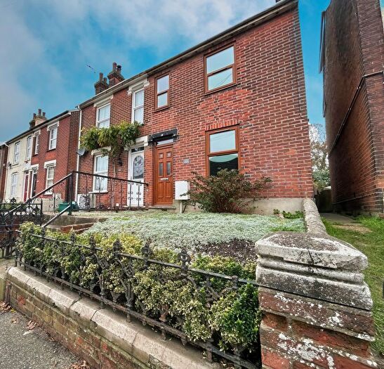 2 Bedroom Terraced House To Rent In Harwich Road, Colchester, Essex, CO4
