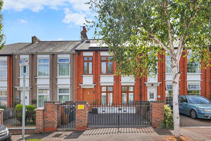 4 Bedroom House For Sale In Forest Drive East, London, E11