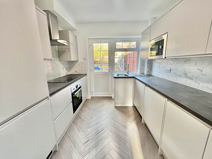 3 Bedroom Terraced House For Sale In Saxon Close, Brentwood, CM13