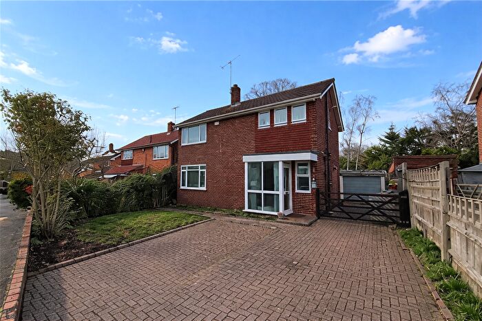3 Bedroom Detached House For Sale In Carlton Crescent, Church Crookham, Fleet, Hampshire, GU52