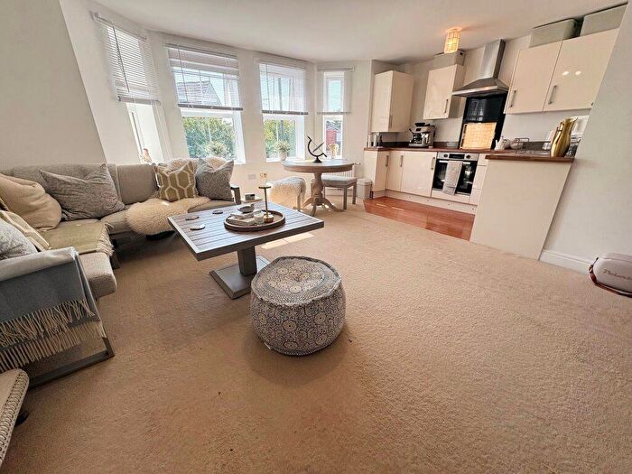 2 Bedroom Flat To Rent In Bennett Road, Charminster, BH8