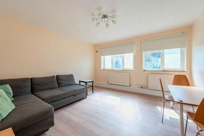 2 Bedroom Flat To Rent In Kingsnympton Park, Kingston Hill, Kingston Upon Thames, KT2