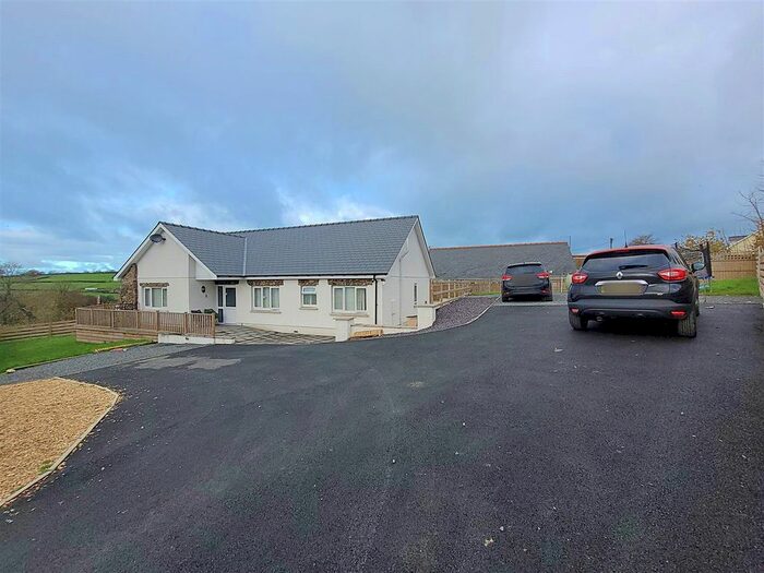 3 Bedroom Detached Bungalow For Sale In Llanllwni, Llanybydder, SA40