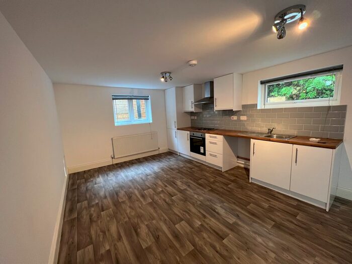 2 Bedroom Flat To Rent In Bean Road, Greenhithe, DA9