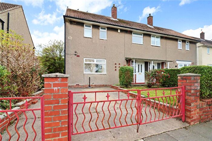 3 Bedroom Semi-Detached House To Rent In Longrigg, Leam Lane, Gateshead, NE10