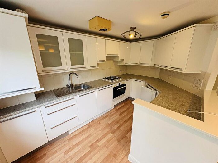 2 Bedroom Apartment To Rent In Littlehill Crescent, Halesowen, B63