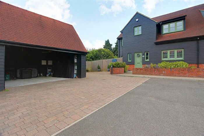 4 Bedroom Semi-Detached House To Rent In Chiltern Hills Close, Aldbury, Tring, HP23