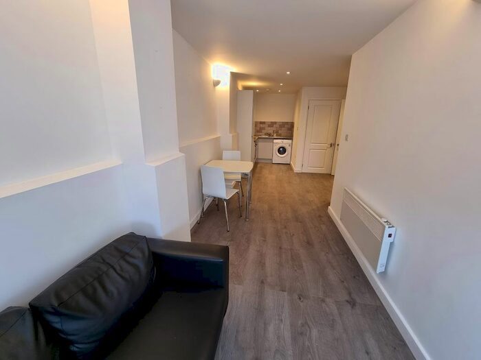 1 Bedroom Flat To Rent In Brent Street, Hendon, London, NW4