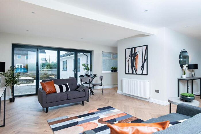 5 Bedroom Semi-Detached House For Sale In Symers Street, Dundee, DD3