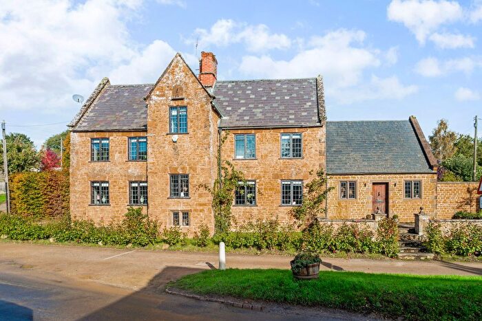 5 Bedroom Detached House For Sale In Main Street, North Newington, OX15