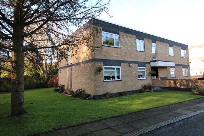 2 Bedroom Flat To Rent In Greenfield Road, Harborne, Birmingham, B17