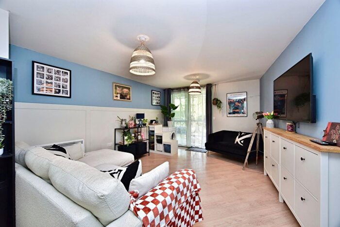 1 Bedroom Flat For Sale In Sandling Lane, Maidstone, ME14
