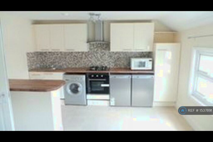 1 Bedroom Flat To Rent In Chatham Street, Reading, RG1