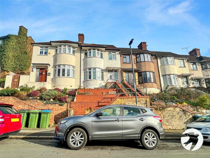 3 Bedroom Detached House To Rent In Ankerdine Crescent, London, SE18