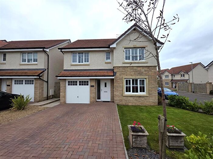 3 Bedroom Detached House To Rent In Machrie Way, Fardalehill, Kilmarnock, KA1