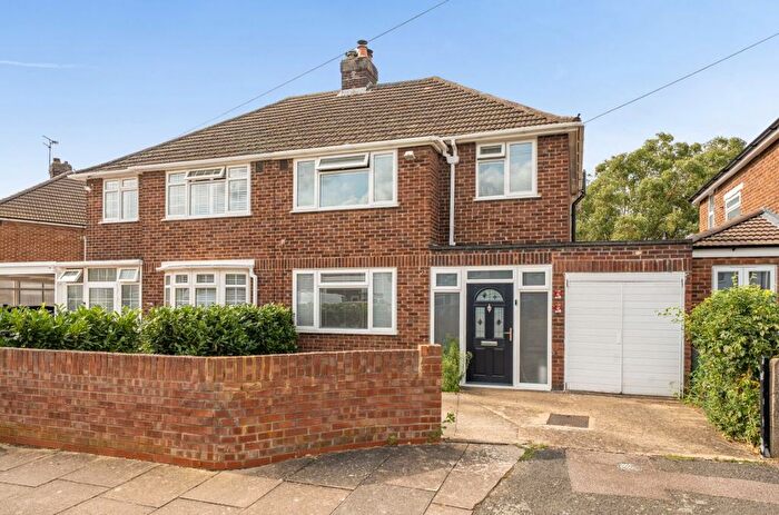 3 Bedroom Semi-Detached House For Sale In Aylesbury Road, Bedford, MK41