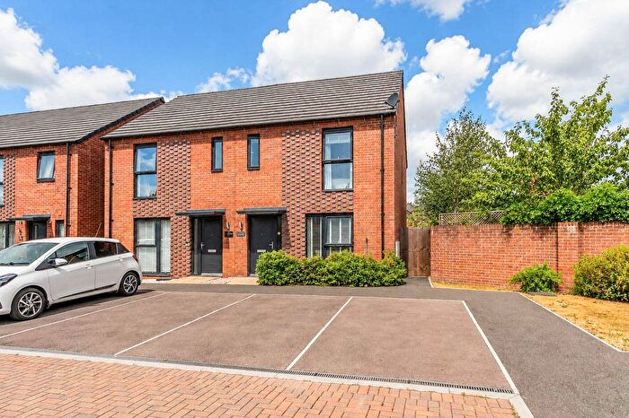 3 Bedroom Semi-Detached House For Sale In Kings Wall Drive, Newport, NP19