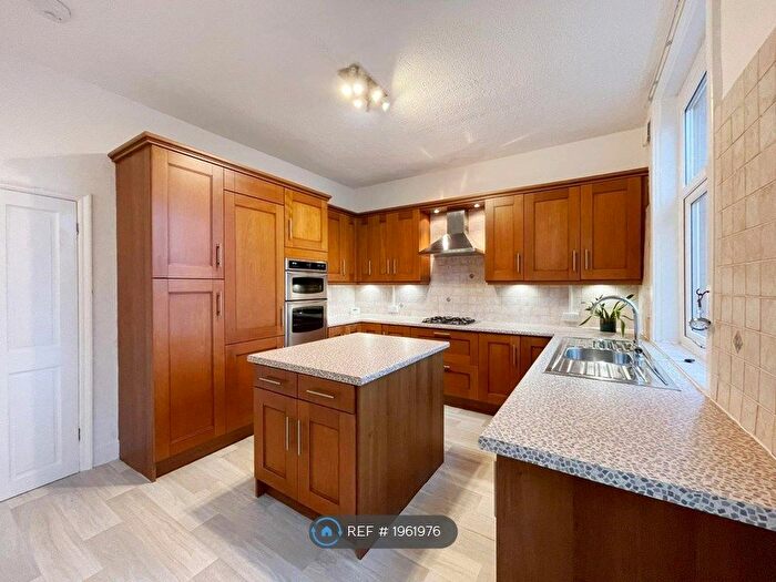 3 Bedroom Terraced House To Rent In Jane Street, Chadderton, Oldham, OL9