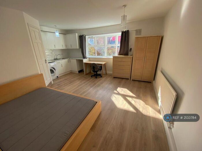 Studio To Rent In Park Road, Loughborough, LE11