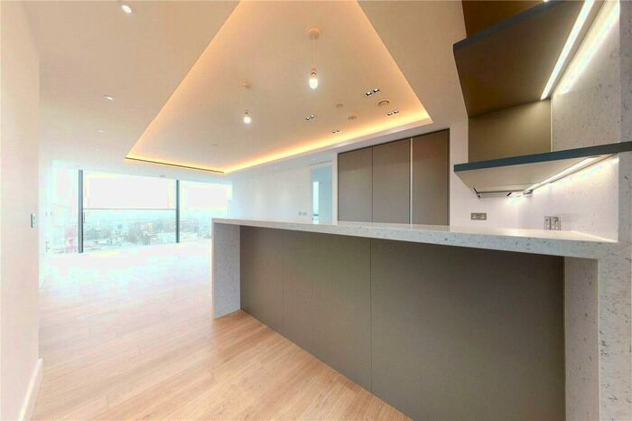 2 Bedroom Flat To Rent In Carrara Tower, London, EC1V