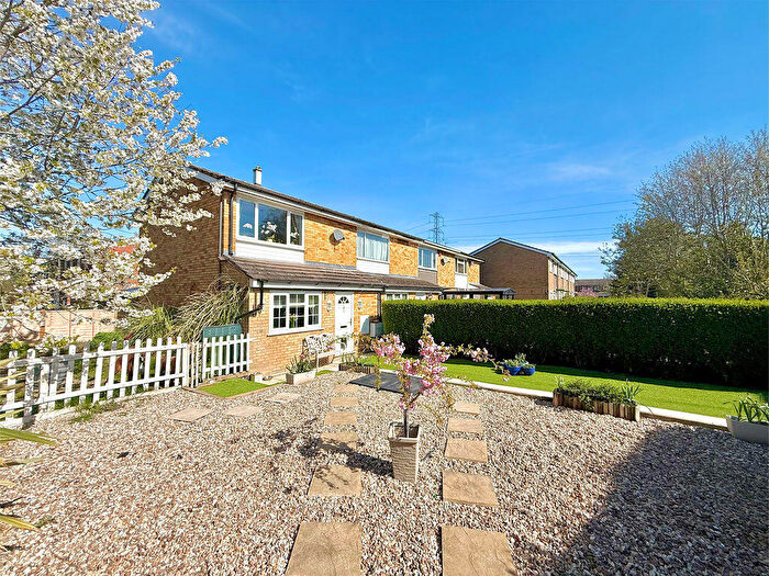 2 Bedroom End Of Terrace House For Sale In Therfield Walk, Houghton Regis, LU5